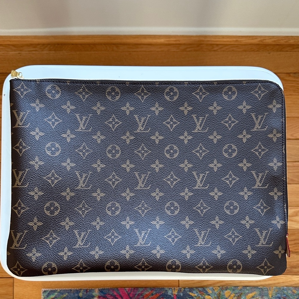 Louis Vuitton Monogram Case